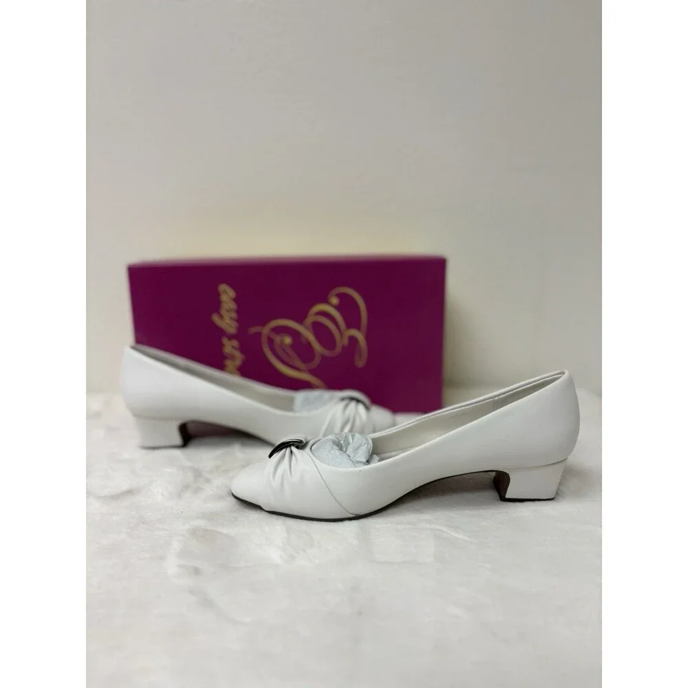 Easy Street Eloise Slip On Comfortable Dress Pumps White Size 6WW